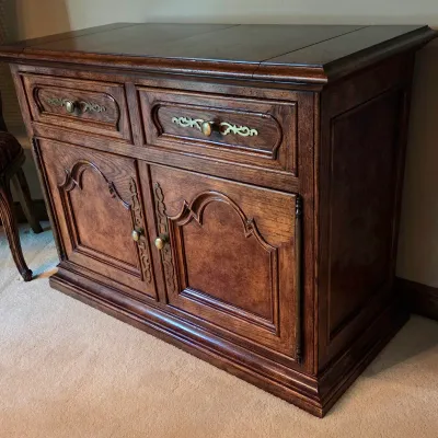 Sale Photo Thumbnail #229: 2 Drawers, 2 Cabinet Fronts
Tops Lifts
31" tall x 42" wide x 19" deep

Pickup Details
Once your purchase is complete, you'll receive the pick-up address along with your scheduled pick-up instructions. Feel free to reach us at 708-362-1512 or 708-362-1510.