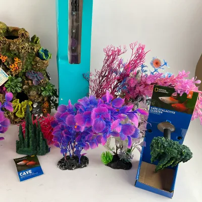 998 Large National Geographic Aquarium Décor Lot – 22 Pieces