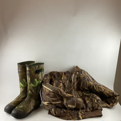 993 Columbia XL Realtree Camo Jacket & Size 10 Hunting Boots