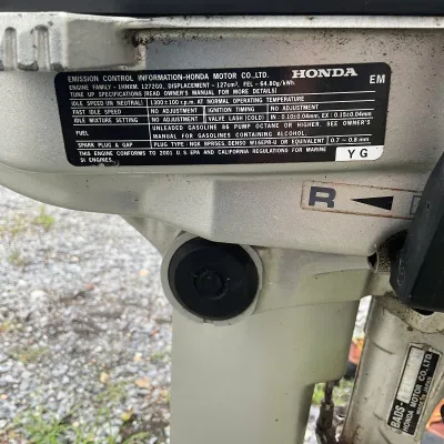 1059 2001 Honda BF5A FourStroke 5 HP Portable Outboard Boat Motor