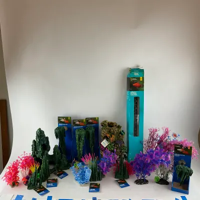 998 Large National Geographic Aquarium Décor Lot – 22 Pieces
