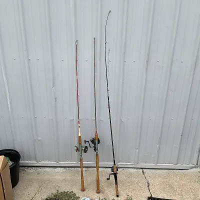 1011 Set of 3 Vintage Fishing Rods with Reels – Daiwa, Plyflex Glass & Tubular Glass