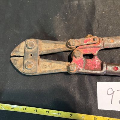 Heavy-Duty Bolt Cutters