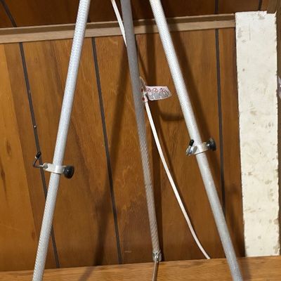 Easel
