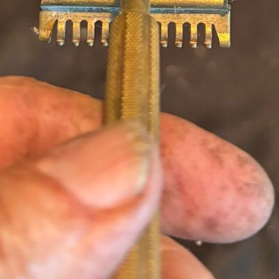 Vintage Valet AutoStrop Gold Tone Single Edged Safety Razor