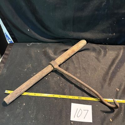 Vintage Primitive Tool Hay Bale 10” Metal Hook Wood Handle Ice Meat Farm Barn