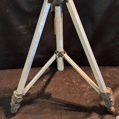 aluminum camera tripod