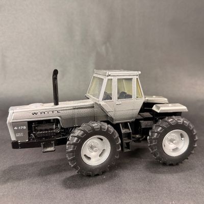 085 | White 4-175 Tractor | Field Boss | AGCO Corp.