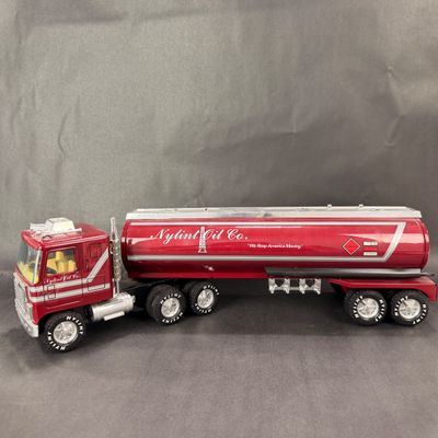 092 | Nylint Oil Company | Tanker Truck