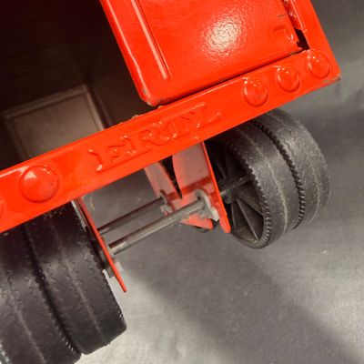 100 | Schneider International Semi-Truck | Ertl