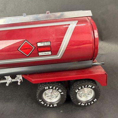 092 | Nylint Oil Company | Tanker Truck