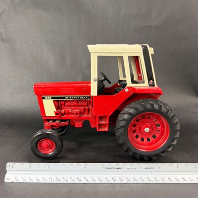 076 | International Harvester 1586 Tractor | ERTL | 1:16