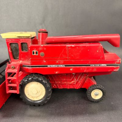 059 | International Axial Flow Combine | ERTL | 1:32