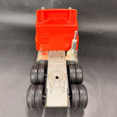 100 | Schneider International Semi-Truck | Ertl