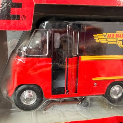 090 | 1950 Ford StepVan | Ace Hardware | 1:24