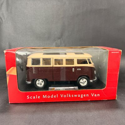 080 | Volkswagen Van | Dayton's Exclusive | 1:24