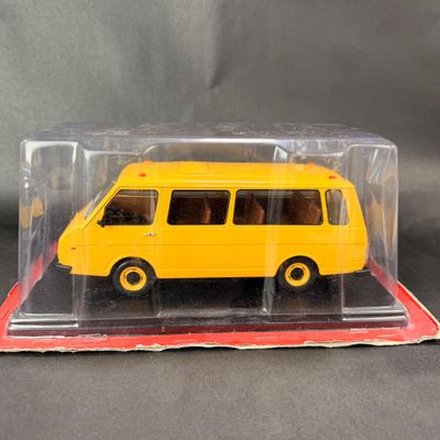 071 | 1976 RAF-22038 Latvia Bus | Hachette | 1:24