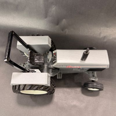 098 | White | American 60 Tractor | Die Cast Model