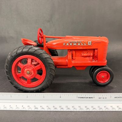 106 | Mc Cormick Farmall | International Harvester Tractor