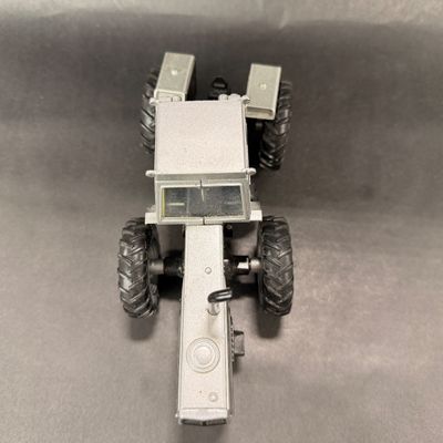 085 | White 4-175 Tractor | Field Boss | AGCO Corp.