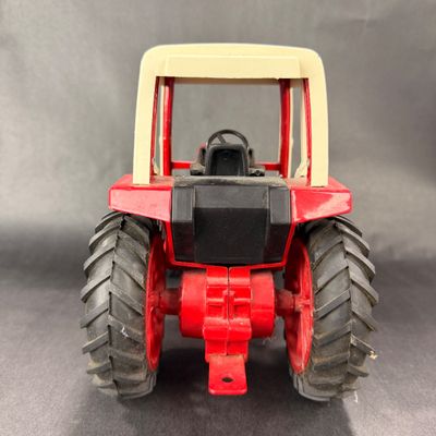 076 | International Harvester 1586 Tractor | ERTL | 1:16