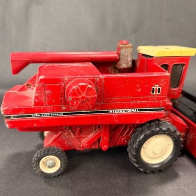 059 | International Axial Flow Combine | ERTL | 1:32
