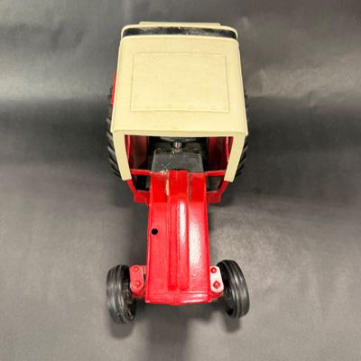 076 | International Harvester 1586 Tractor | ERTL | 1:16