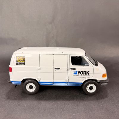 108 | 1993 Dodge | York Service Van | First Gear