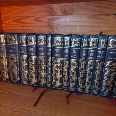 International Collectors Library Set