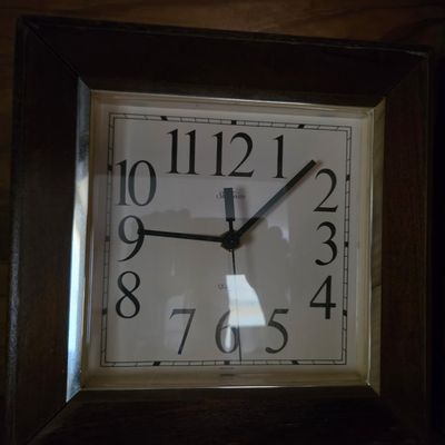 Vintage Sunbeam Wood Grain Quartz Wall Clock