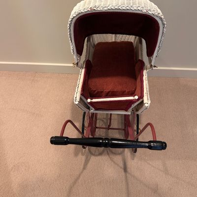 Antique Wicker Baby Doll Carriage