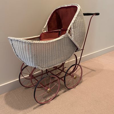 Antique Wicker Baby Doll Carriage