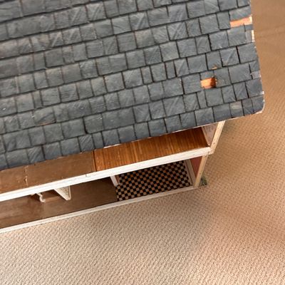 Vintage Colonial Style Dollhouse