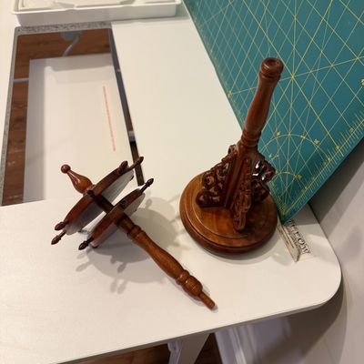 Arrow Gidget I Sewing Table with Olfa Rotary Mat, Ceramic Palette and Brush Holder