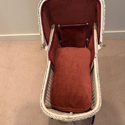 Antique Wicker Baby Doll Carriage