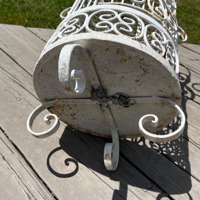 White Wrought Iron Birdcage (BP-KA)
