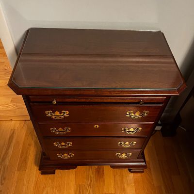 Kincaid Queen Anne Style Nightstands (BR1-KA)