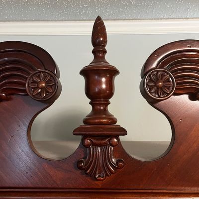 Queen Anne Style Entertainment Armoire (BR1-KA)