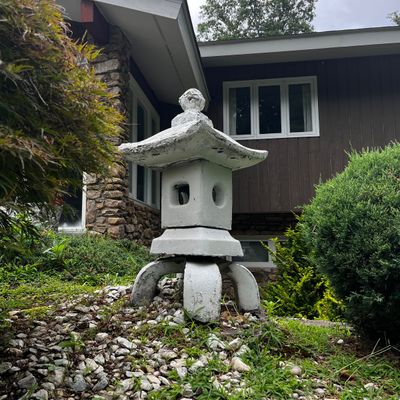 Large Concrete Pagoda Lantern (FY-KA)