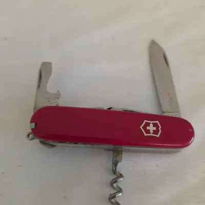 Leatherman w/Case, Assorted Knives & Flashlights (LR-JS)