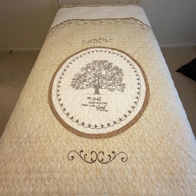 Matelassé and Quilted Bedding (BR2-BC)