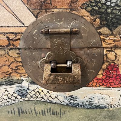 Hand Painted Asian Trunk & Parasol (K-KA)