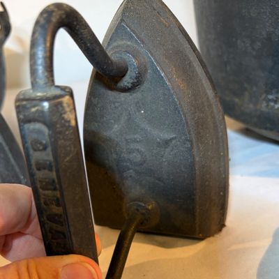 Cast Iron Cauldrons, Irons and Trivets (G-BC)