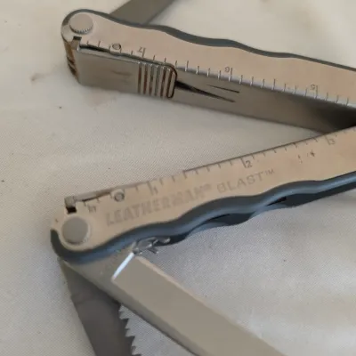 Leatherman w/Case, Assorted Knives & Flashlights (LR-JS)