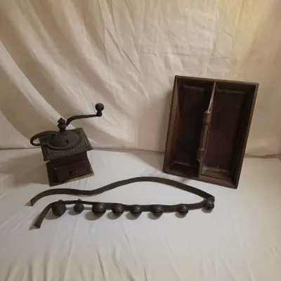 Vintage Decor Items (G-JS)