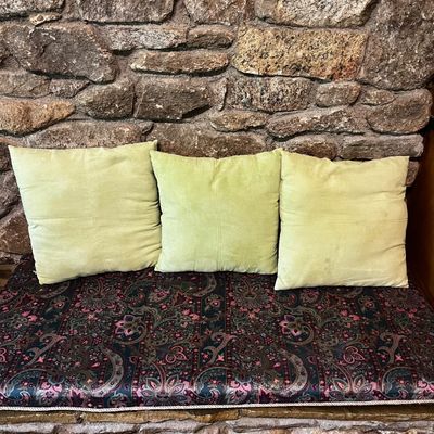 Indian Gadda Style Floor Cushion w/Pillows (D-KA)
