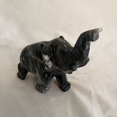 Menagerie of Elephants (D-KA)