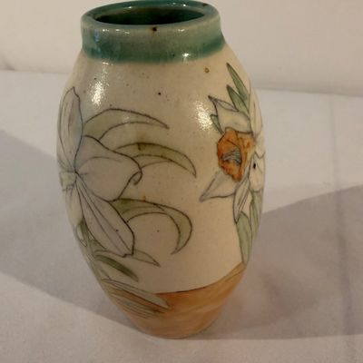 Davila Brodsky Signed Pottery Vase (G-BC)