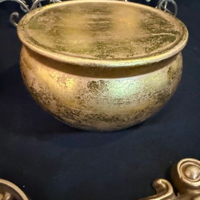 Gold-Toned Home Decor Lot (D-SS)