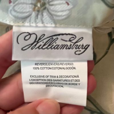 Bloomingdale’s, Williamsburg and More Queen Bedding (GB-BC)